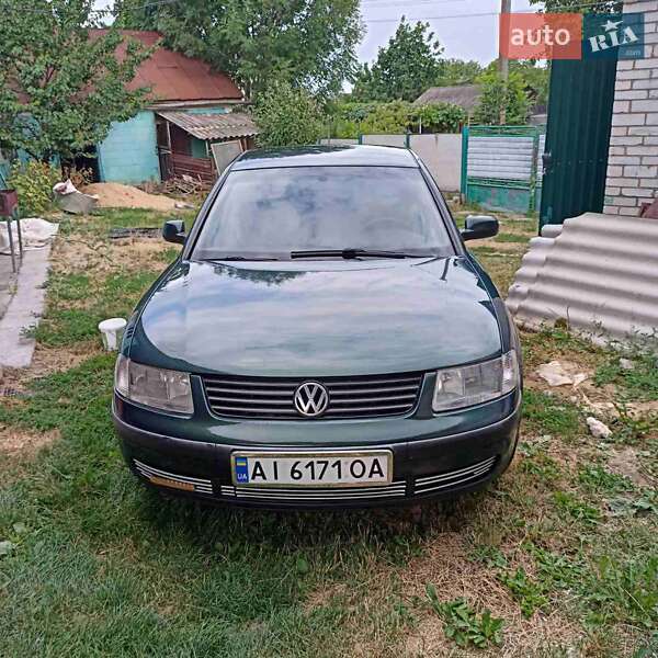 Седан Volkswagen Passat 1997 в Погребище