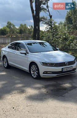 Седан Volkswagen Passat 2015 в Стрию