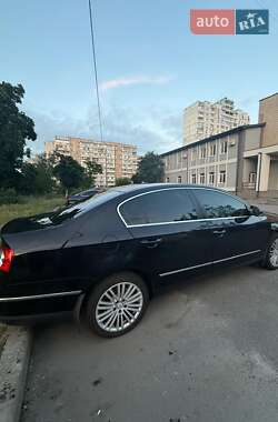 Седан Volkswagen Passat 2006 в Киеве
