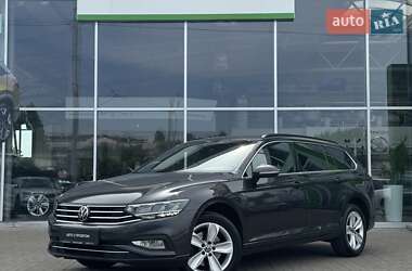 Універсал Volkswagen Passat 2020 в Києві
