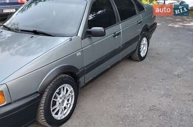 Седан Volkswagen Passat 1988 в Тернополі