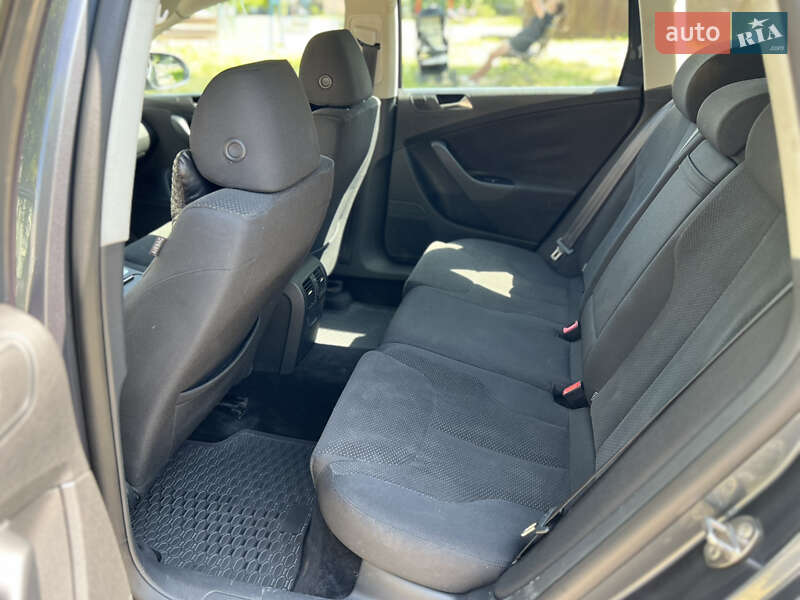 Універсал Volkswagen Passat 2010 в Калуші