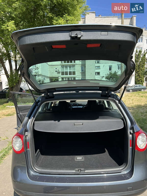 Універсал Volkswagen Passat 2010 в Калуші