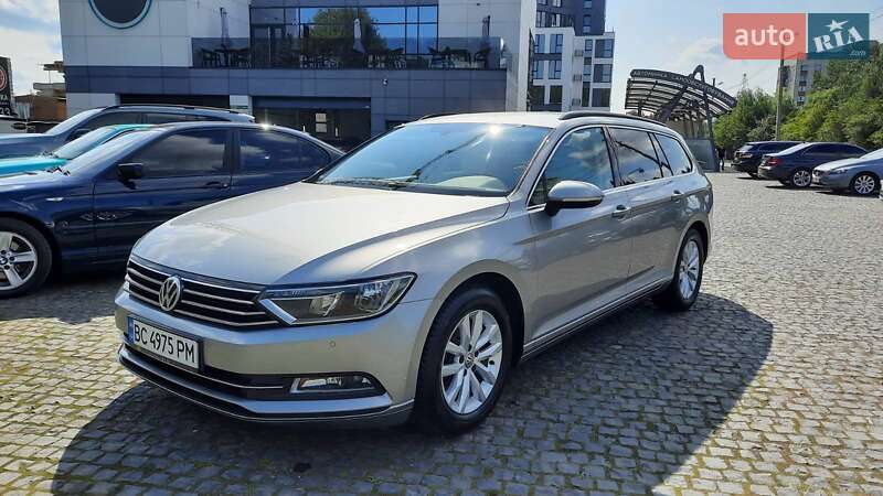 Седан Volkswagen Passat 2015 в Львові