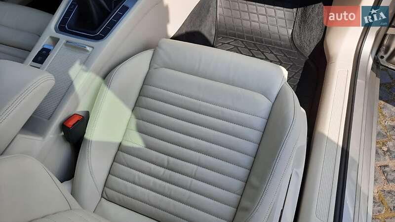 Седан Volkswagen Passat 2015 в Львові