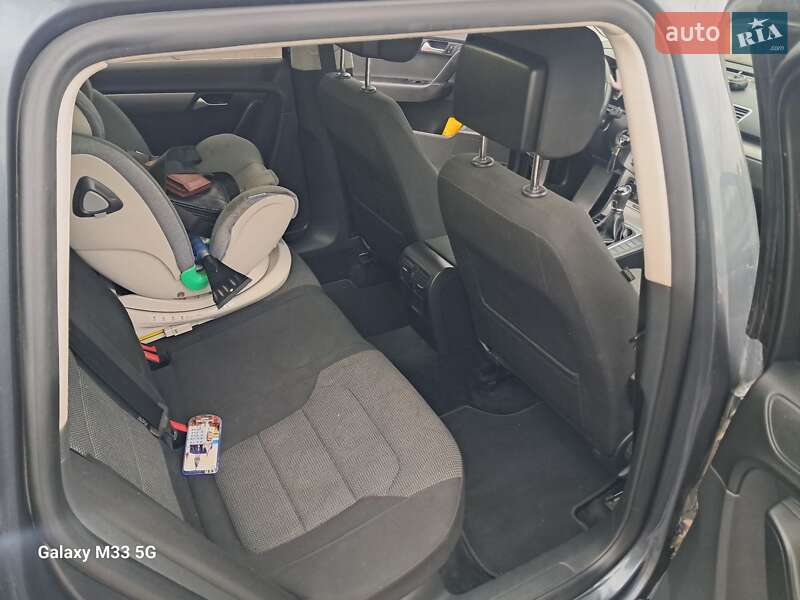 Универсал Volkswagen Passat 2011 в Черновцах