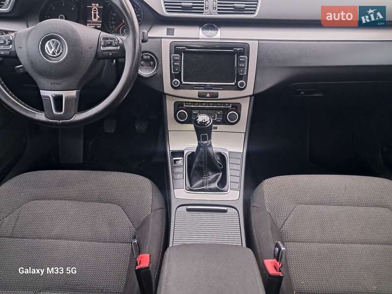 Универсал Volkswagen Passat 2011 в Черновцах