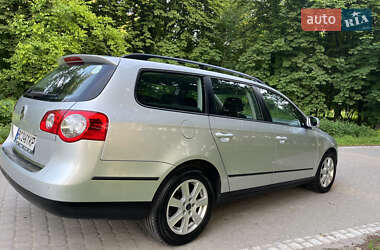 Універсал Volkswagen Passat 2009 в 