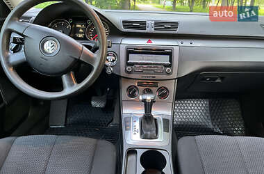 Універсал Volkswagen Passat 2009 в 