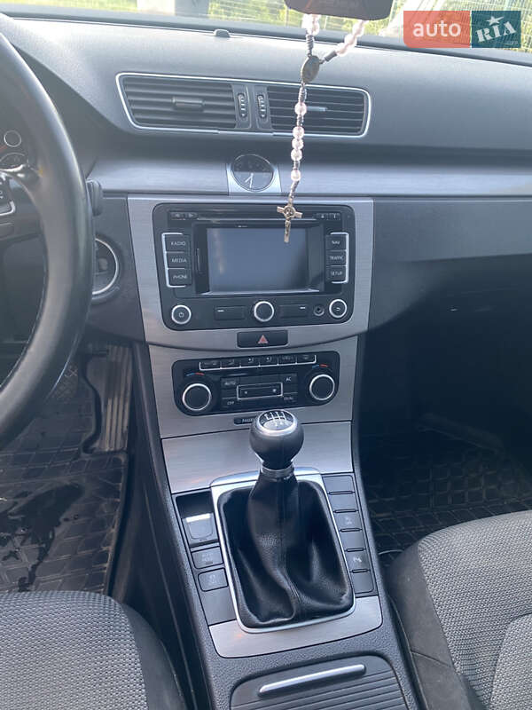 Універсал Volkswagen Passat 2011 в Львові