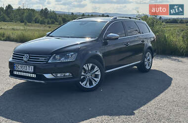 Універсал Volkswagen Passat 2012 в Дрогобичі