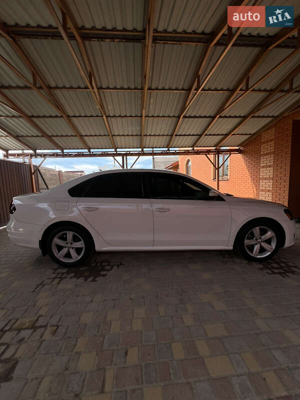 Седан Volkswagen Passat 2012 в Коростышеве