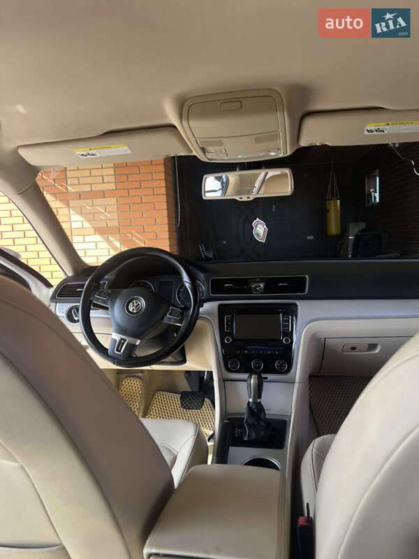 Седан Volkswagen Passat 2012 в Коростышеве