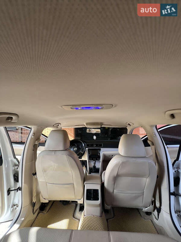 Седан Volkswagen Passat 2012 в Коростышеве