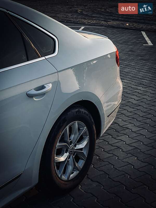 Седан Volkswagen Passat 2017 в Черкасах