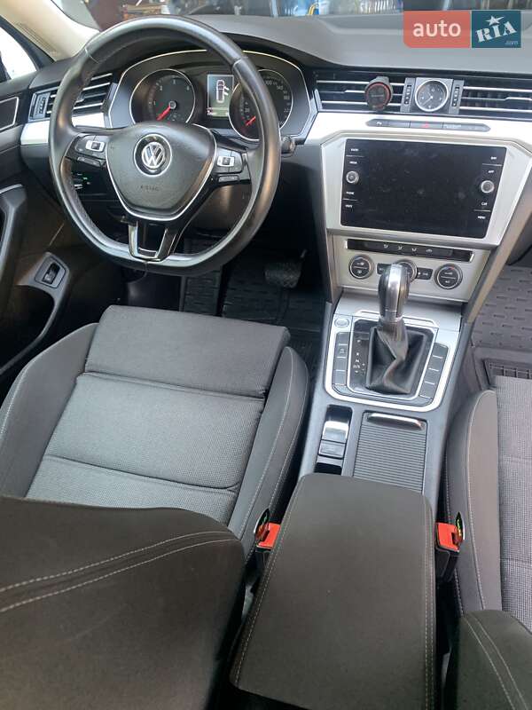 Универсал Volkswagen Passat 2018 в Дрогобыче