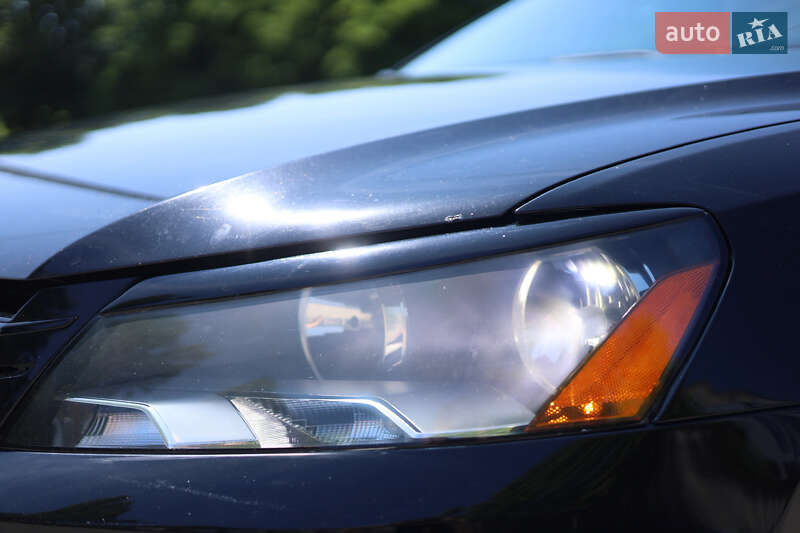 Седан Volkswagen Passat 2014 в Ужгороде