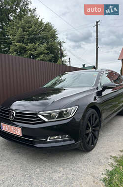 Универсал Volkswagen Passat 2015 в Звягеле