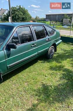 Седан Volkswagen Passat 1987 в 