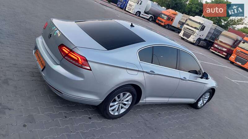 Седан Volkswagen Passat 2016 в Одесі