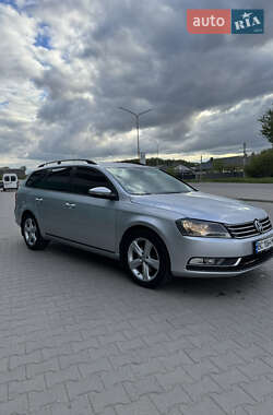 Универсал Volkswagen Passat 2012 в Нововолынске