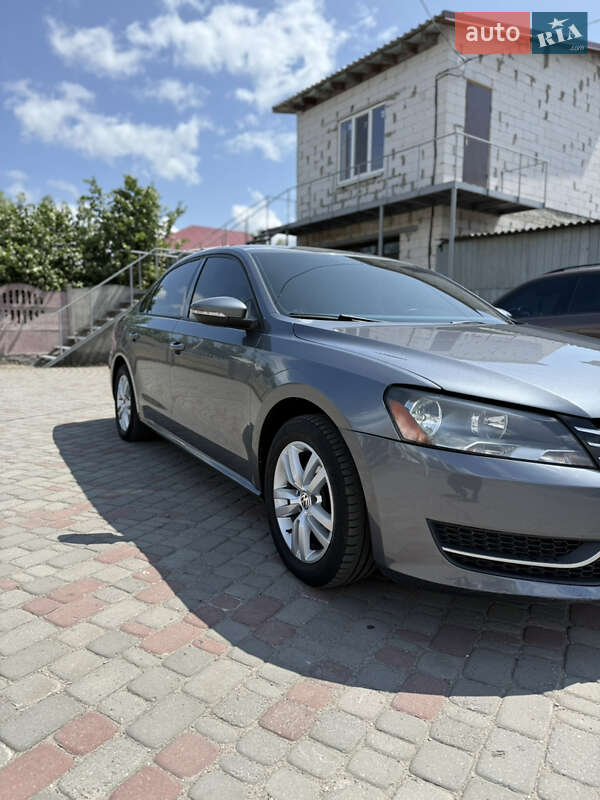 Седан Volkswagen Passat 2012 в Харькове