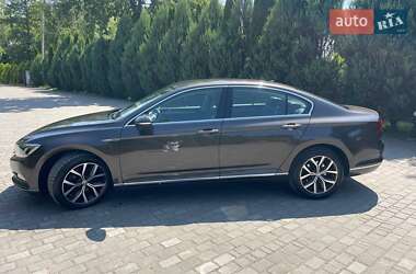 Седан Volkswagen Passat 2016 в Львові