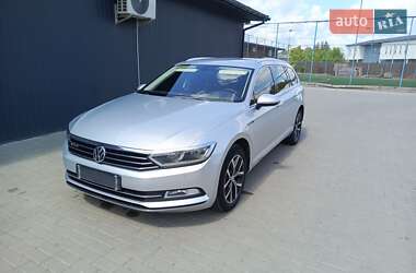 Універсал Volkswagen Passat 2016 в Львові