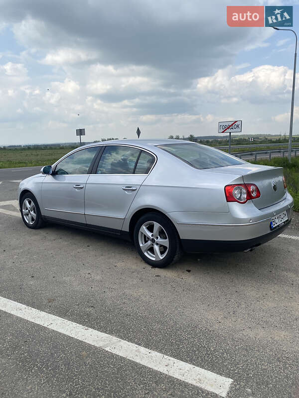 Седан Volkswagen Passat 2005 в Городку