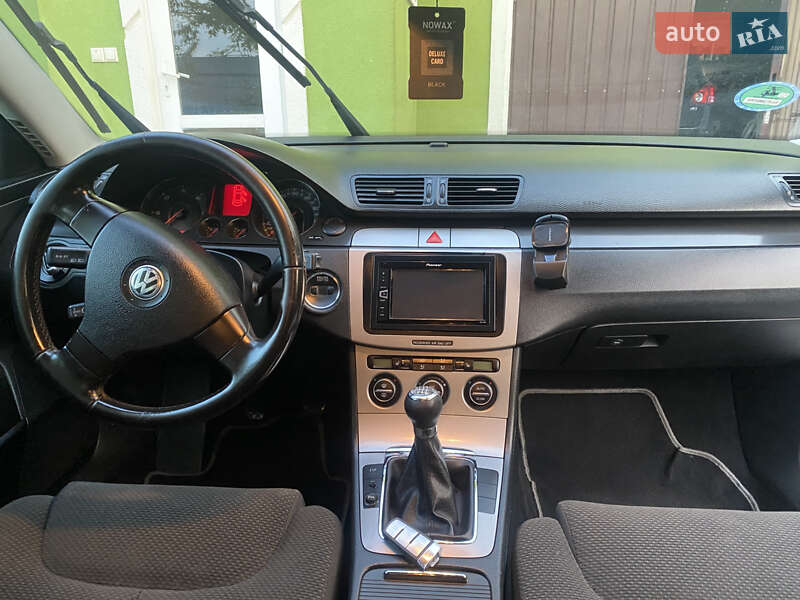 Седан Volkswagen Passat 2005 в Городку