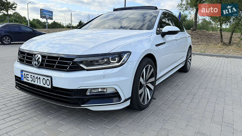 Седан Volkswagen Passat 2016 в Києві