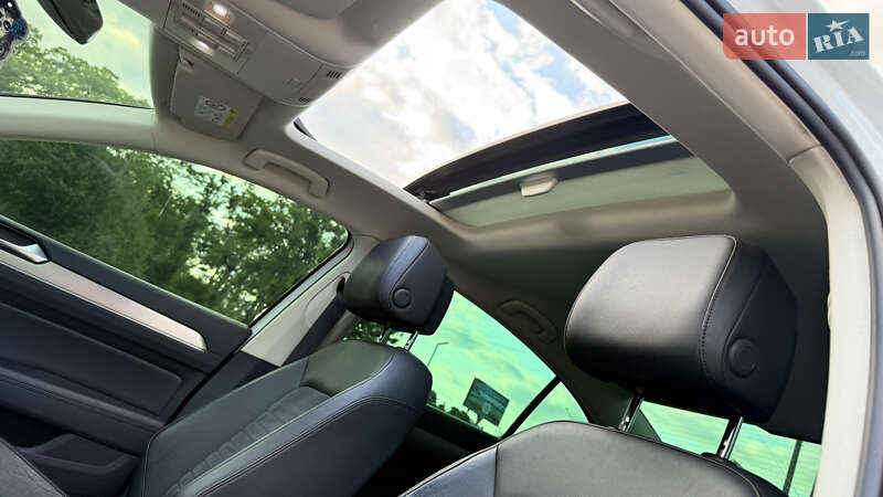 Седан Volkswagen Passat 2016 в Києві