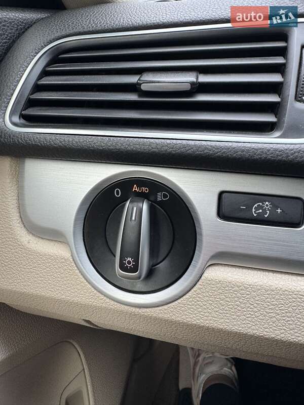 Седан Volkswagen Passat 2012 в Чернігові