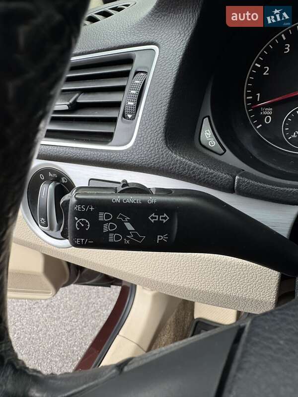 Седан Volkswagen Passat 2012 в Чернігові