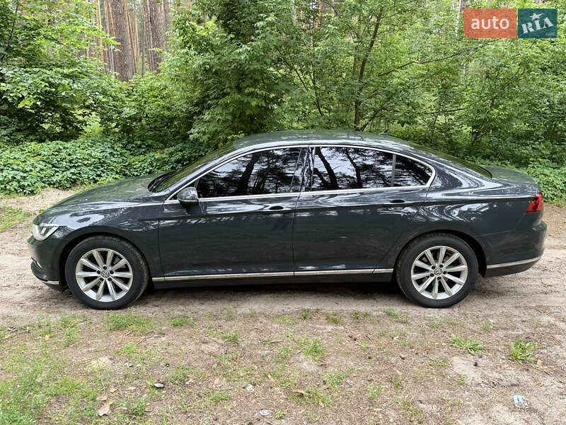 Седан Volkswagen Passat 2017 в Богодухове