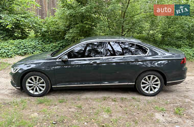 Седан Volkswagen Passat 2017 в 
