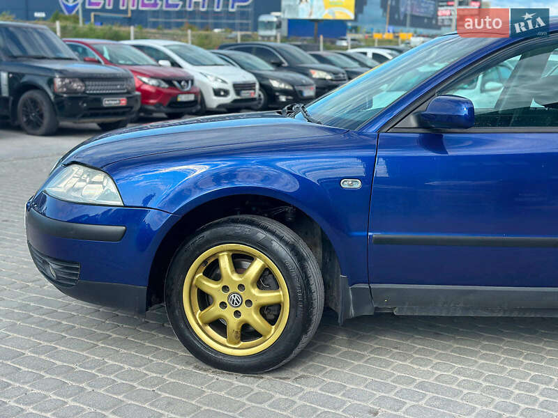 Седан Volkswagen Passat 2002 в Львове
