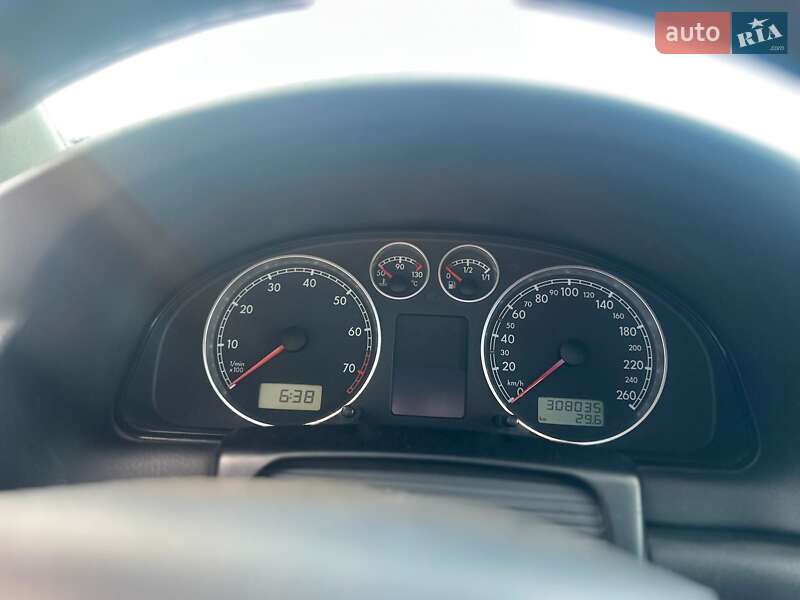 Седан Volkswagen Passat 2002 в Львове