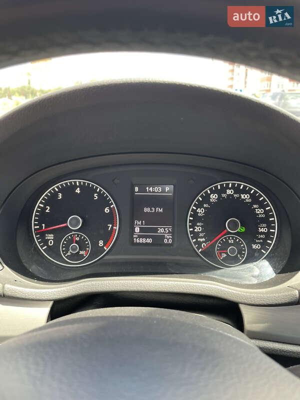 Седан Volkswagen Passat 2013 в Тернополі