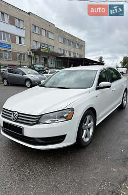 Седан Volkswagen Passat 2013 в Сумах