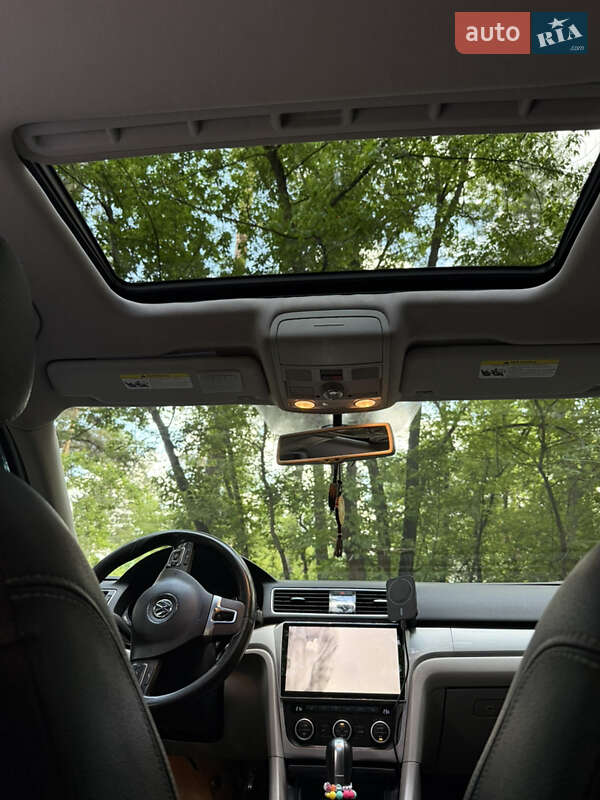 Седан Volkswagen Passat 2014 в Киеве