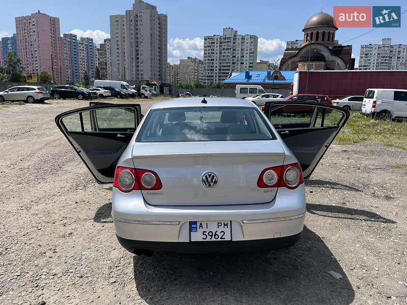 Седан Volkswagen Passat 2010 в 