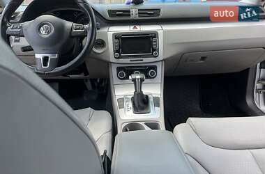 Седан Volkswagen Passat 2010 в 