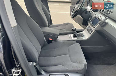 Универсал Volkswagen Passat 2010 в 