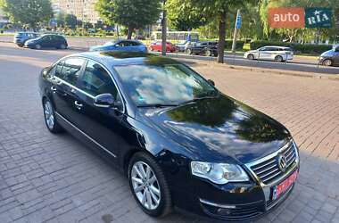 Седан Volkswagen Passat 2010 в Луцьку