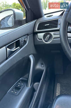 Седан Volkswagen Passat 2014 в 