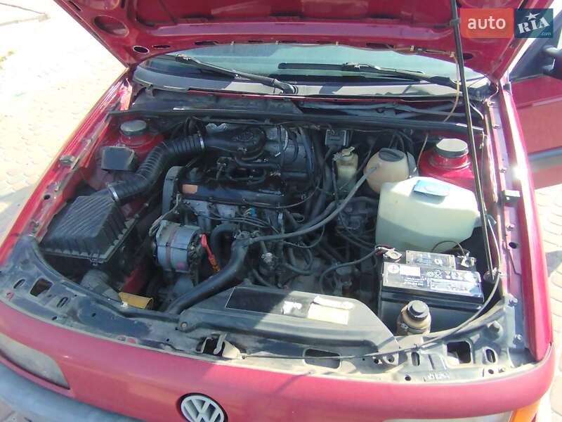 Седан Volkswagen Passat 1991 в Львові