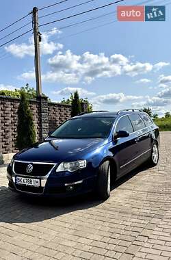 Универсал Volkswagen Passat 2010 в Ровно