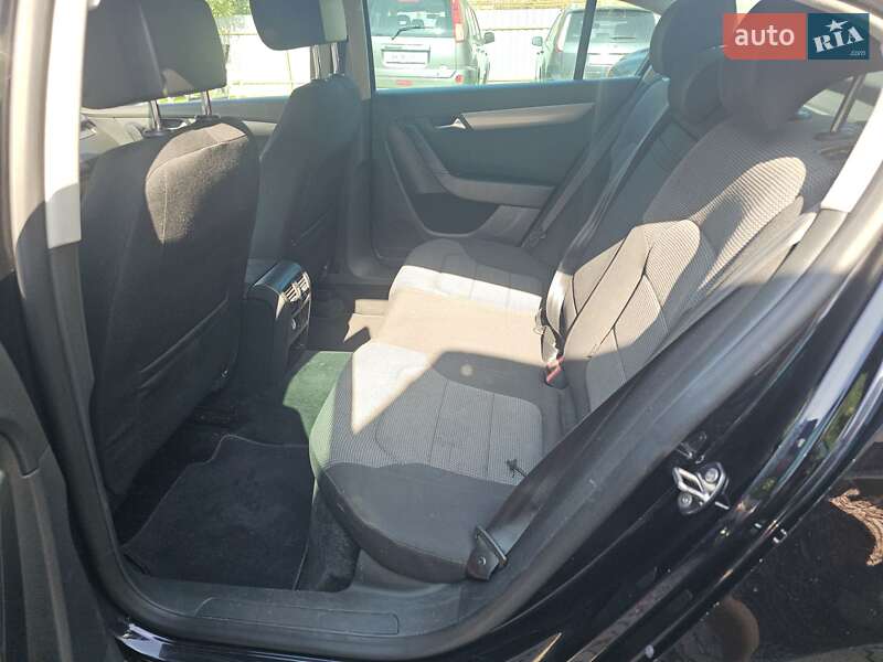 Седан Volkswagen Passat 2012 в Стрию