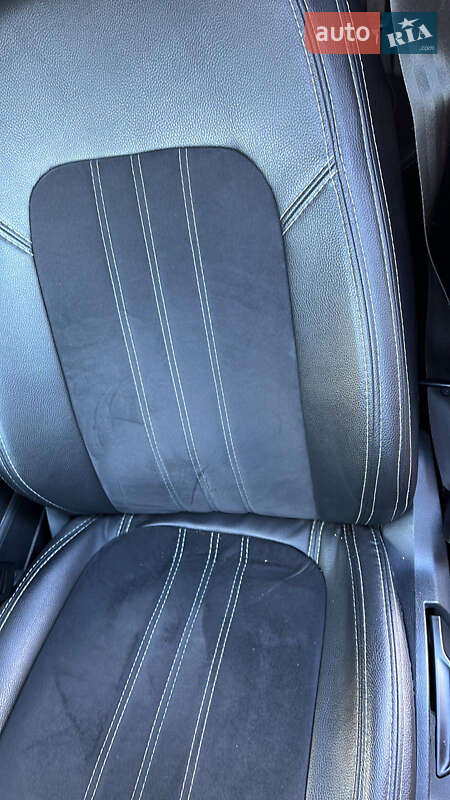 Универсал Volkswagen Passat 2012 в Житомире